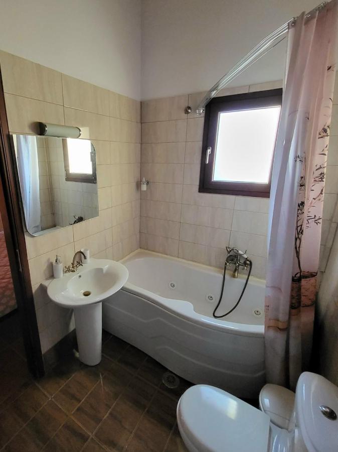 Villa Τα Πέτρινα Στο Σκεπαστό à Kalavryta Extérieur photo