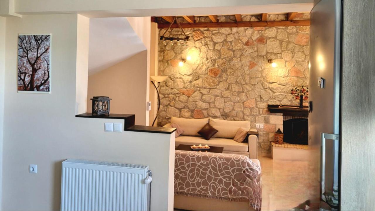Villa Τα Πέτρινα Στο Σκεπαστό à Kalavryta Extérieur photo